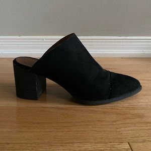 American Eagle Pointed Toe Mule